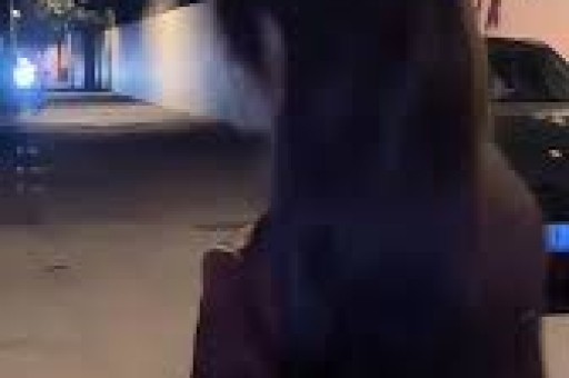 娱乐大瓜：白人男子小红书寻人惊现宋祖儿亲密合照疑似情侣？